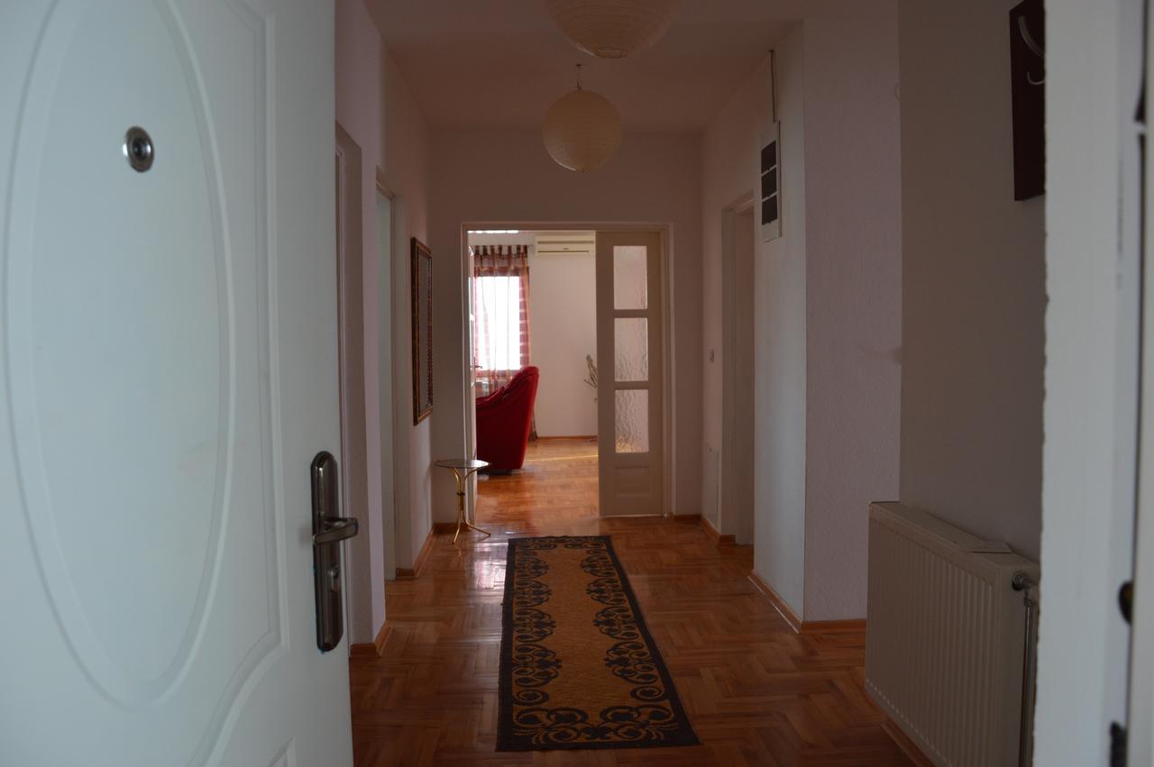 Poseidon Apartment Ниш Экстерьер фото